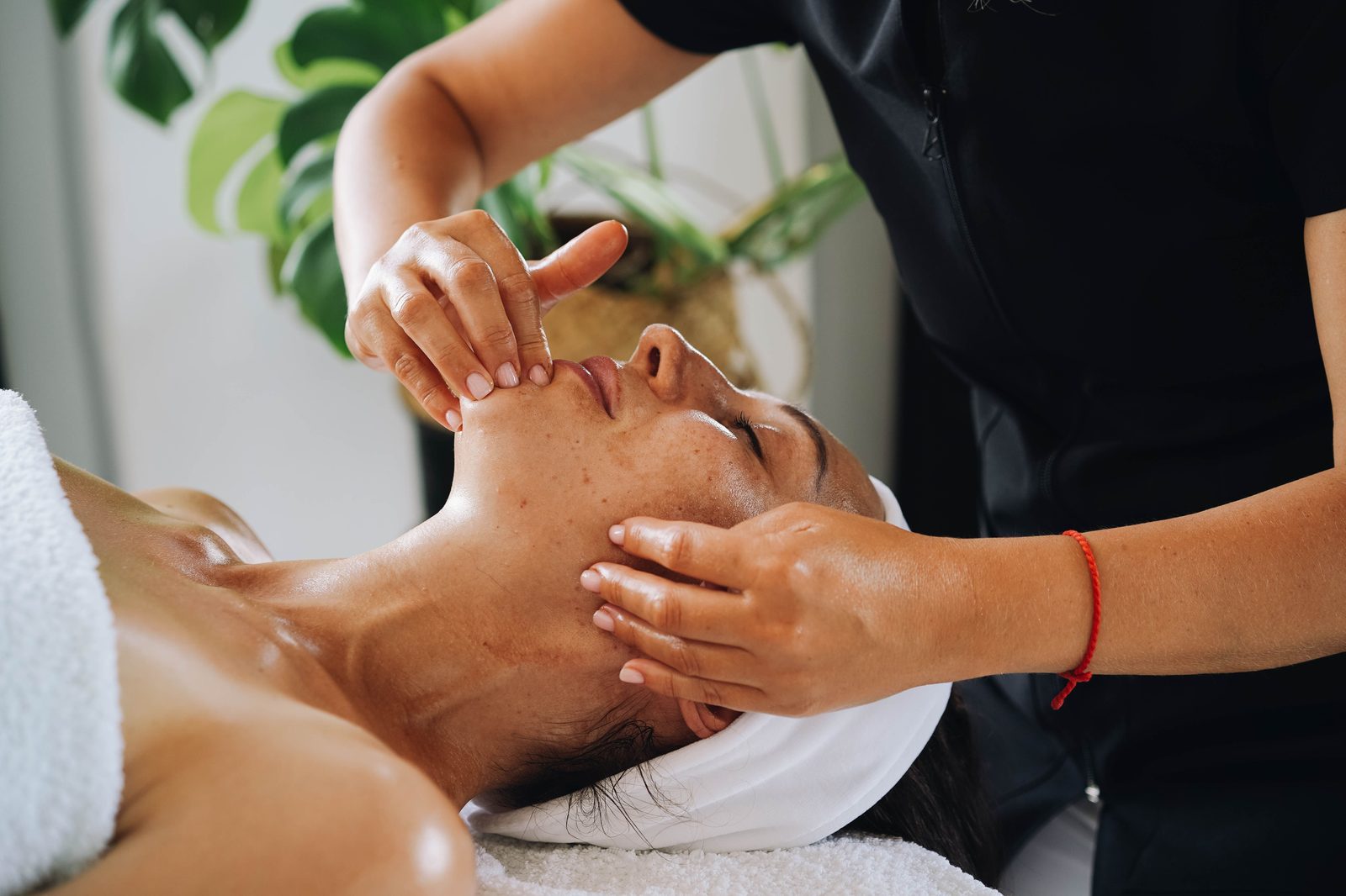Facial Lymphatic & Cranial Decompression
